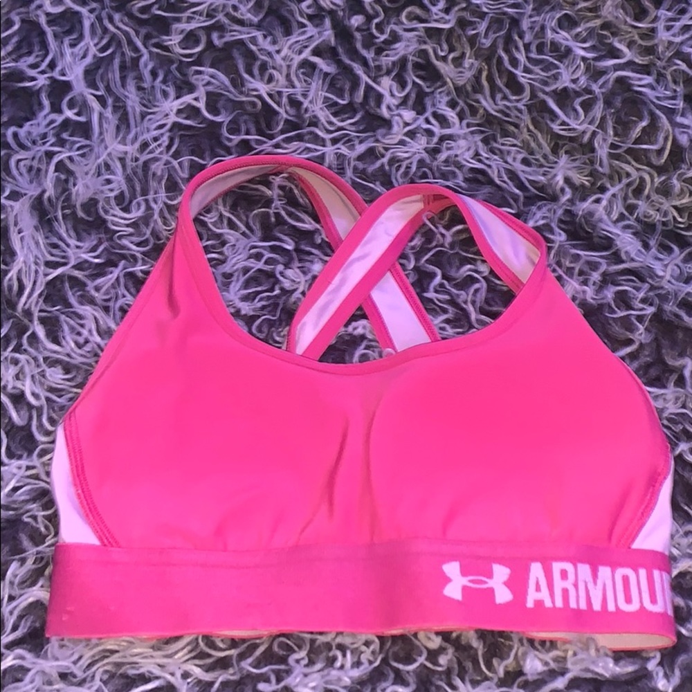 White and Pink UnderArmour Sportsbra 🤍💗